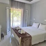 Corfu Paloma